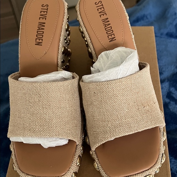Steve Madden Tan Woven Slide Sandals - Picture 1 of 4